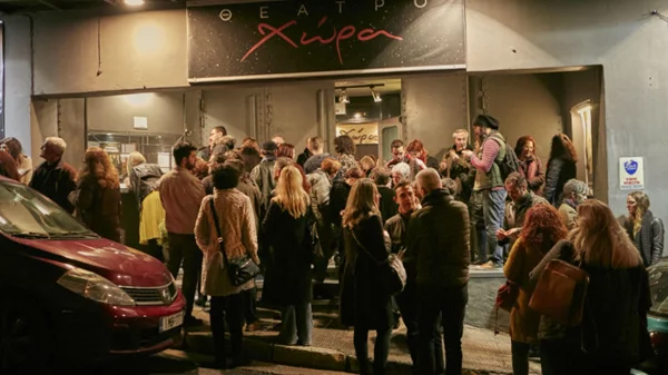 Διακόσια άτομα απόλαυσαν την πρεμιέρα του «Συμβολαιογράφου» από το THE PASS by Schweppes