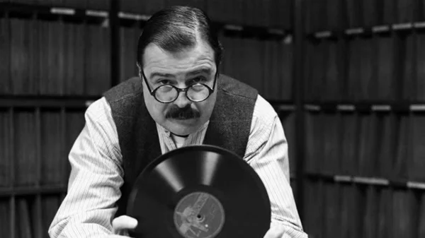 Κρίστοφερ Κινγκ, ο Αμερικάνος που ερωτεύτηκε ένα «Ηπειρώτικο Μοιρολόι»