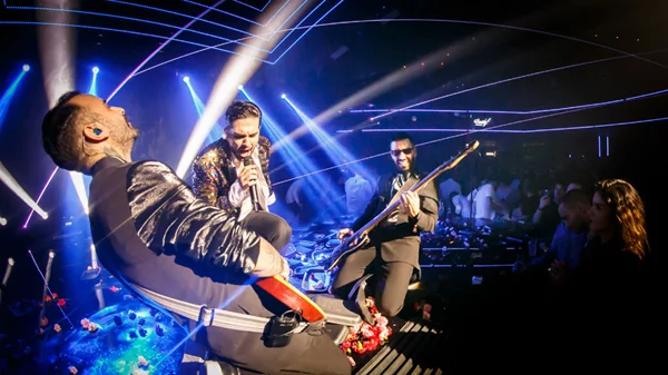 Τα party stages για ένα εκστατικό ρεβεγιόν Πρωτοχρονιάς