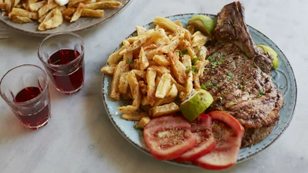 Πού θα απολαύσουμε μεζέδες μετά μουσικής;