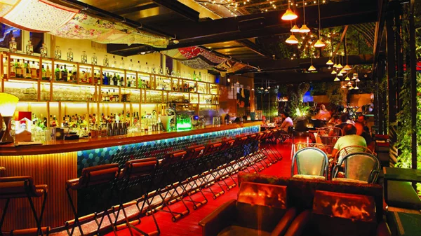 Artisanal Lounge & Gardens