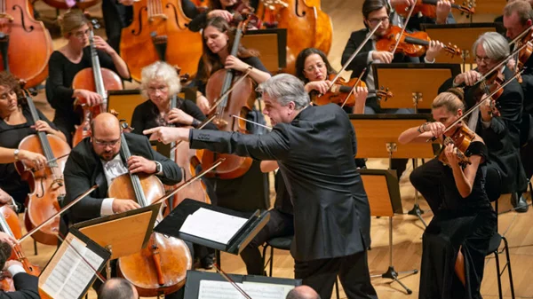 Ο θαυμάσιος συναυλιακά Δεκέμβρης της Κρατικής Ορχήστρας Αθηνών