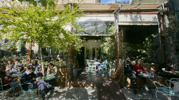 Ο «Μπλε Παπαγάλος» γίνεται 5 ετών και το γιορτάζει