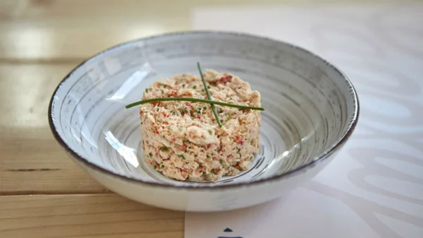 «Ψαροχώρι»: Εις τον αφρό των Αμπελοκήπων