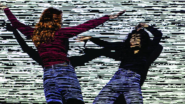 «data.flux [12XGA version]»: Μέσα στη χαοτική παλίρροια του Ικέντα