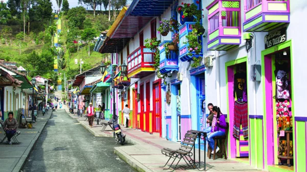 Γυρίσαμε την Κολομβία και διαπιστώσαμε ότι ο μόνος κίνδυνος είναι να μη θέλεις να φύγεις