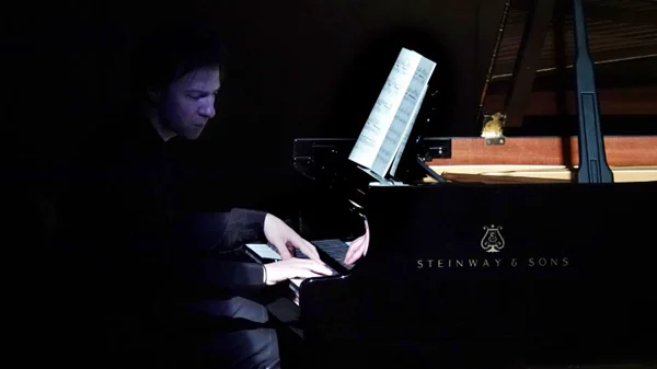 Ρεσιτάλ Βαρβαρέσου – Μουζά – Μούσουρα: περί πιανιστικής δεξιοτεχνίας και εκφραστικότητας