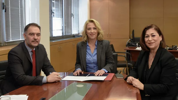 Περιφέρεια Αττικής και Ξενοδοχειακό Επιμελητήριο ενώνουν τις δυνάμεις τους προς όφελος του τουρισμού στην Αττική