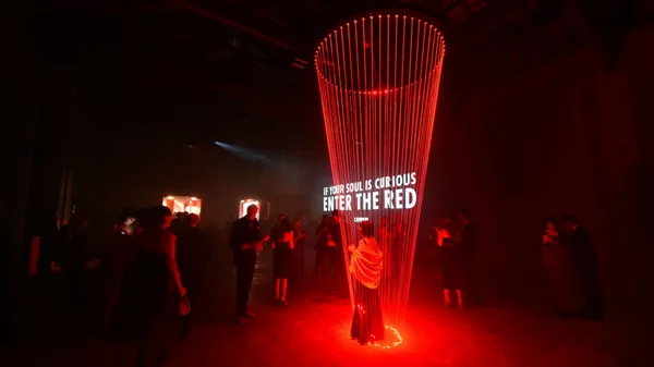 Ταξιδέψαμε στο Μιλάνο για τον «κόκκινο μύθο»