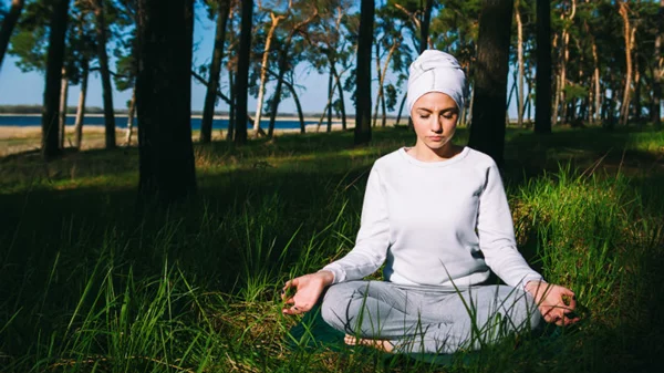 Τι είναι η Κουνταλίνι γιόγκα και πώς η ενέργειά της θα αγγίξει το Θησείο;