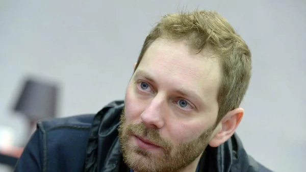 Ο Γκιγιόμ Σενέ μιλάει για τους μικρούς και μεγάλους «Αγώνες μας»