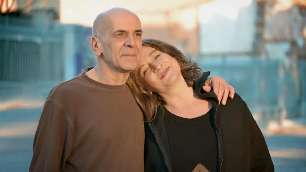 Έξι σκηνές που φέρνουν την άνοιξη στη νυχτερινή Αθήνα