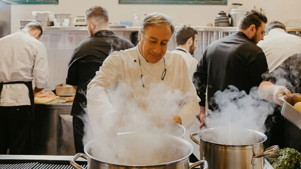 Νέα εποχή για την bluegr με τον Μπαξεβάνη στο τιμόνι