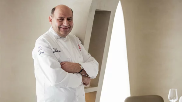 Ανδρέας Μαυρομμάτης: «Γαλανόλευκο» αστέρι Michelin στα Βραβεία Ελληνικής Κουζίνας