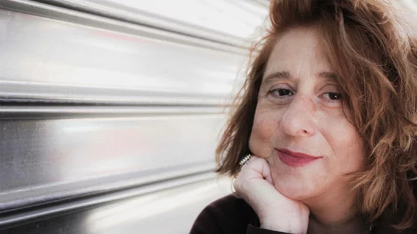 Στέλλα Θεοδωράκη: «Η τέχνη πρέπει να έχει ειλικρίνεια και ρίσκο»