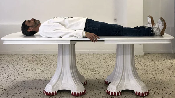 P.E.T Projects: Ο Άγγελος Πλέσσας μας μιλά για το νέο project space που φέρνει τον  τεχνοπαγανισμό στην Κυψέλη