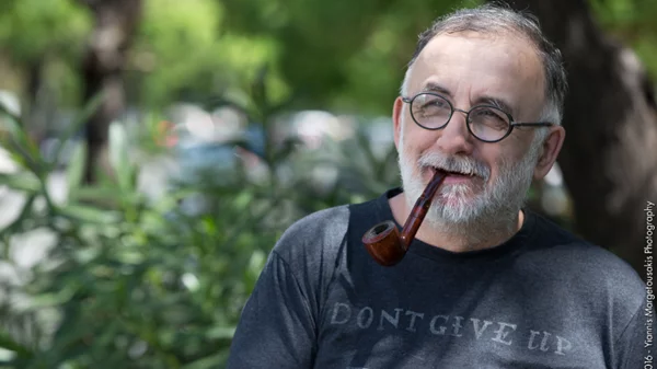 Ο Θάνος χορεύει πάνω στο φτερό του καρχαρία! Προστέθηκε και δεύτερη συναυλία!