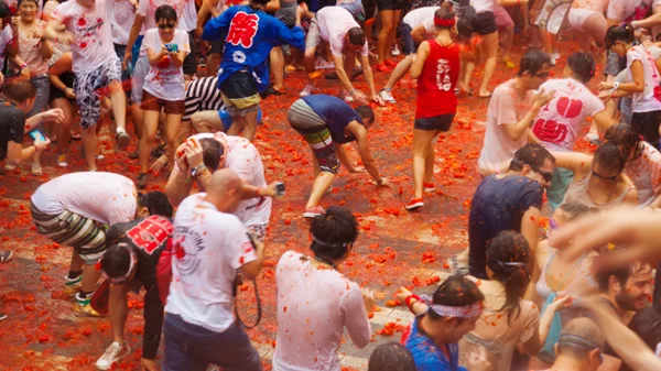 Είσαι έτοιμος να φτιάξεις ντοματοχυμό πάνω στον κολλητό σου;