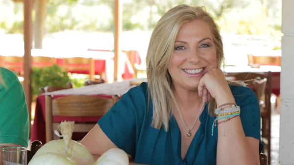 Τι μαγειρεύει η Ντίνα Νικολάου στη Χαλκιδική;