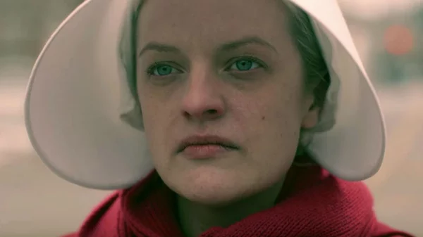 Τι (άλλο) μας περιμένει στην τρίτη σεζόν του «Handmaid’s Tale»;