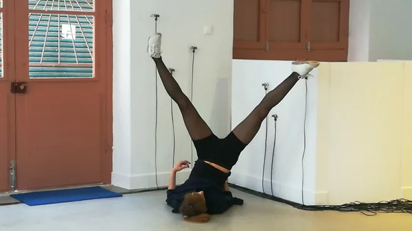 Flux Laboratory Athens: Ένα φυτώριο πολιτισμού με κέντρο το σώμα γεννήθηκε στην Πλάκα