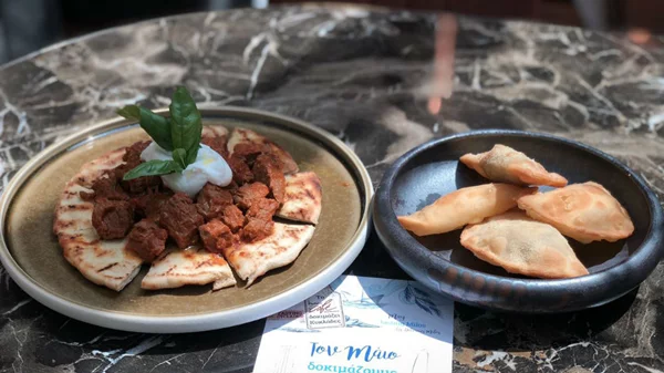 Το Public μας μιλάει για Μήλο