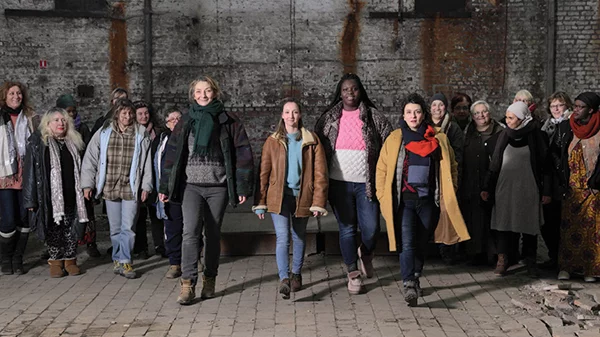 Η κωμωδία «Les Invisibles» που έκανε θραύση στη Γαλλία κάνει πρεμιέρα για τα μέλη του THE PASS by Schweppes