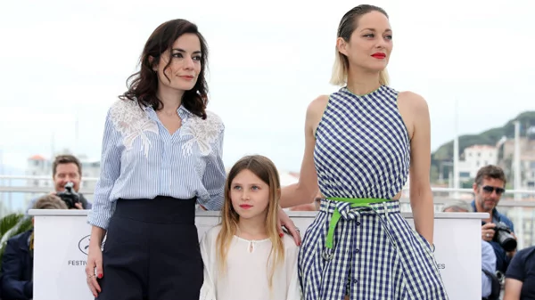 Η Βανεσά Φιλό μιλάει για την εμπειρία να σκηνοθετείς την Μαριόν Κοτιγιάρ