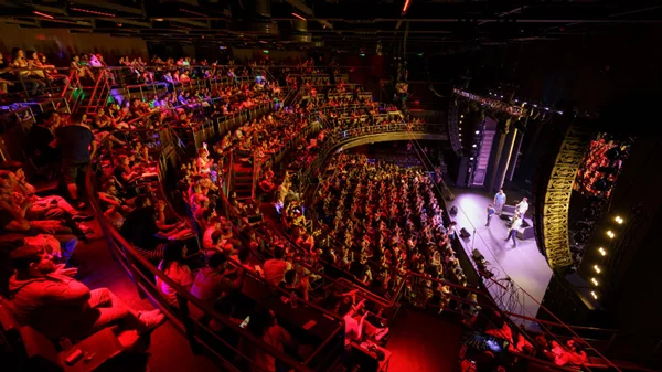 Πάνω στο ασταμάτητο κωμικό κύμα του Athens Comedy Festival