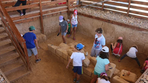 Βουτιές γεμάτες μυθολογία στον «Ελληνικό Κόσμο»