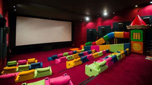 Νέα αίθουσα «Village Kids» στα Village Cinemas Φαλήρου