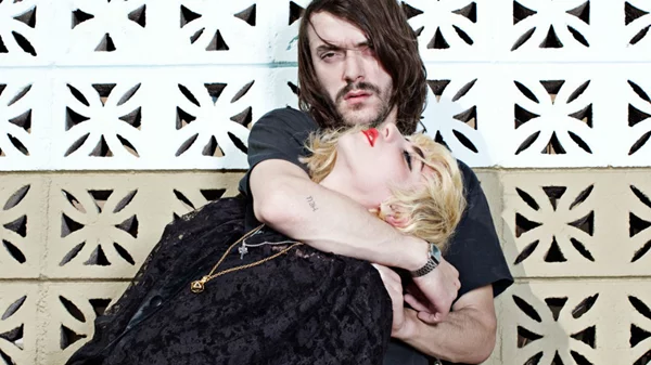 Οι Kap Bambino πριν 11 χρόνια στην Αθήνα είχαν περικυκλωθεί από 30 σκυλιά