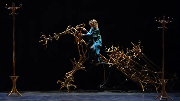 6 θεατρικά ραντεβού στο Summer Nostos Festival