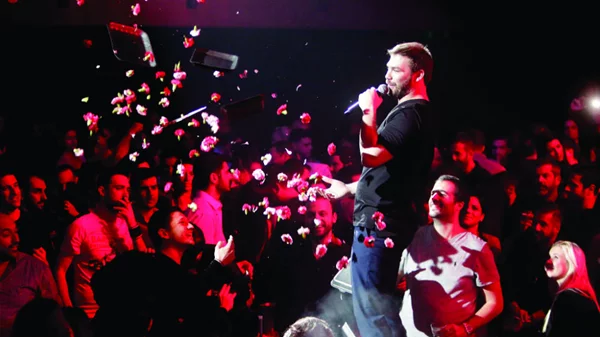 Παραλιακά ξενύχτια σε «Romeo» και «Posidonio»