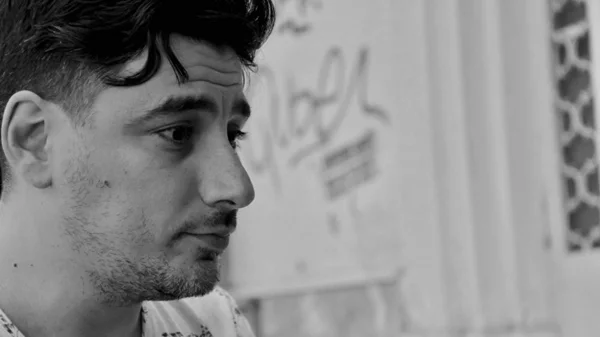 Βασίλης Μαυρογεωργίου: "Η σιωπή είναι ό, τι καταστρέφει μια κοινωνία"