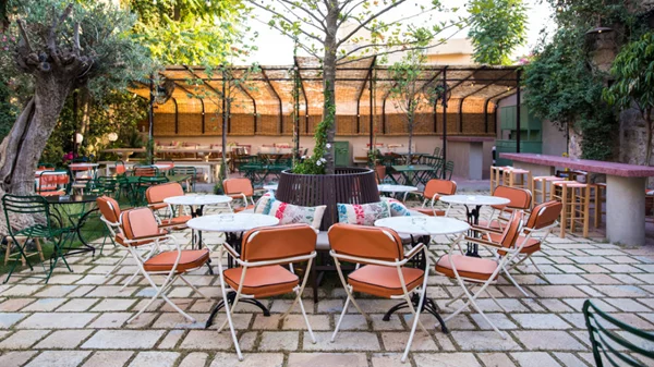 Ένα «Λοκάλι» νοστιμεύει τη γειτονιά του Ψυρρή