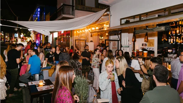 Στο «Copper Street bar» στο Αιγάλεω απολαμβάνουμε περουβιανό street food και ωραία κοκτέιλ