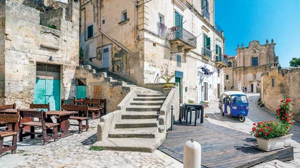 Περπατάμε στη Mατέρα και απολαμβάνουμε το πιο καλά κρυμμένο μυστικό της Ιταλίας