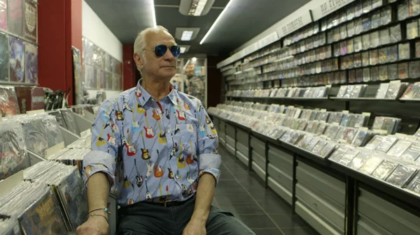 Ταξιδεύουμε με τα «Στέκια» στα άδυτα της μέταλ μουσικής