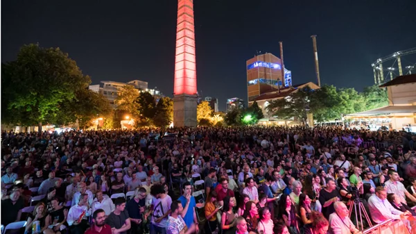 Χορεύοντας με την Πανσέληνο