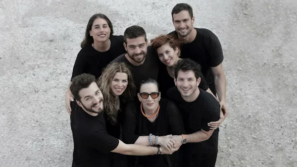 Η Λίνα Νικολακοπούλου και το τατουάζ στις καρδιές μας