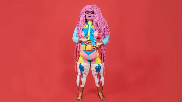 Έτοιμοι για μια ηδονική περιήγηση στη σκοτεινή πλευρά της «πρωτεύουσας της απόλαυσης»; 