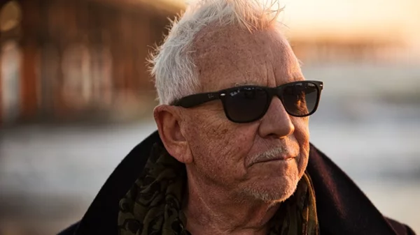 O Eric Burdon θέλει να φτιάξουμε εμείς το setlist της συναυλίας του. Τίποτα άλλο;