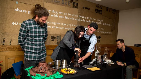 Τα Starbucks μας μύησαν στον μαγικό κόσμο του καφέ