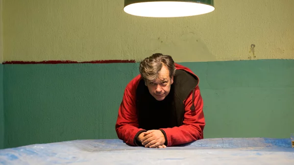 Ο Μπάμπης Παπαδόπουλος μας παρασέρνει σε… άχρηστες μουσικές αφηγήσεις!