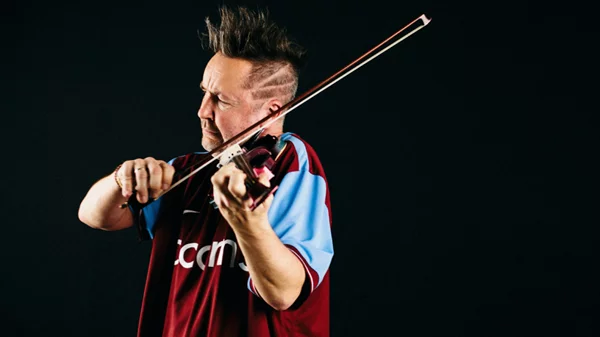 Ο Nigel Kennedy μας ταξιδεύει μέσα από τις «Τέσσερις εποχές»