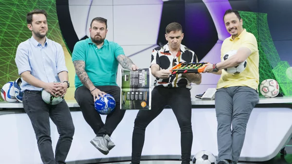 «Στο Πλεχτό»: Μιλήσαμε με τους παρουσιαστές της πιο τρολ αθλητικής εκπομπής