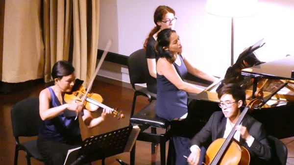 «Curtis on Tour» στη Γεννάδειο – «Athens Baroque Festival» στην Πλάκα: Περί αριστείας στην κλασική μουσική