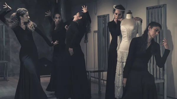 Η εξουσία χορεύει flamenco στο «Σπίτι της Μπερνάρντα Άλμπα»