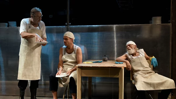 Οι πρώτες φωτογραφίες από την κουζίνα τον «Λαντζέρηδων»